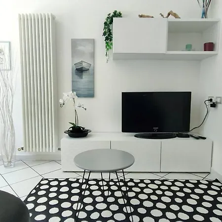 Casa Lety Con Giardino, By Affitti Brevi Apartment