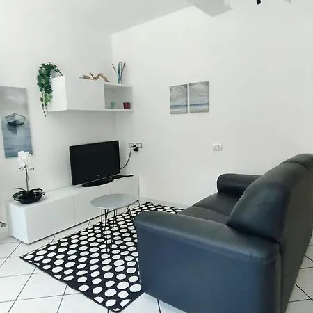 Apartment Casa Lety Con Giardino, By Affitti Brevi *