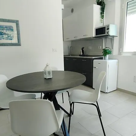 Apartment Casa Lety Con Giardino, Aria Condizionata E Wifi
