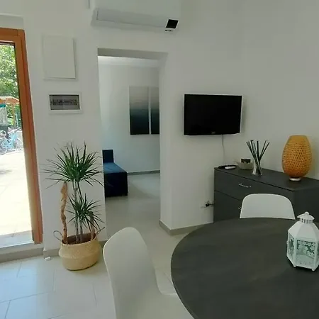 Casa Lety Con Giardino, By Affitti Brevi Apartment *