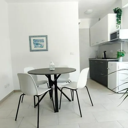 Casa Lety Con Giardino, By Affitti Brevi *