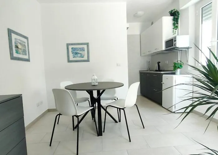 Casa Lety Con Giardino, By Affitti Brevi *